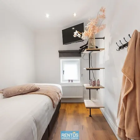 Maison Jacqueline - Unique Town House In Ferienhaus